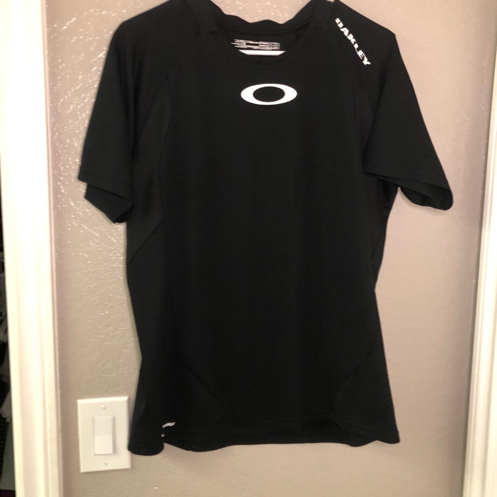 Oakley Top